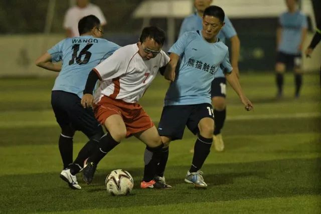 库里33分怀特30分 勇士逆转终结凯尔特人5连胜
